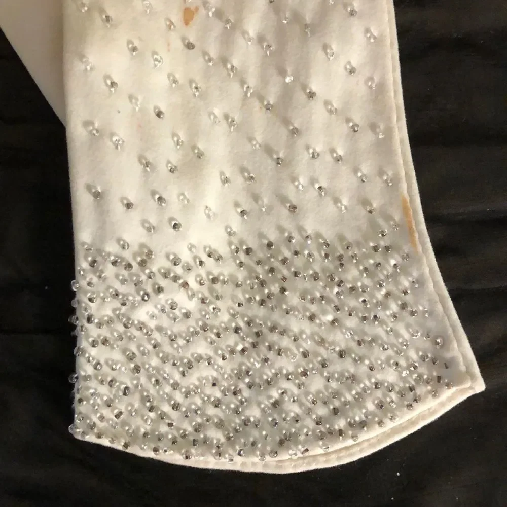 Vintage White Ladies Gloves With Clear Beading
